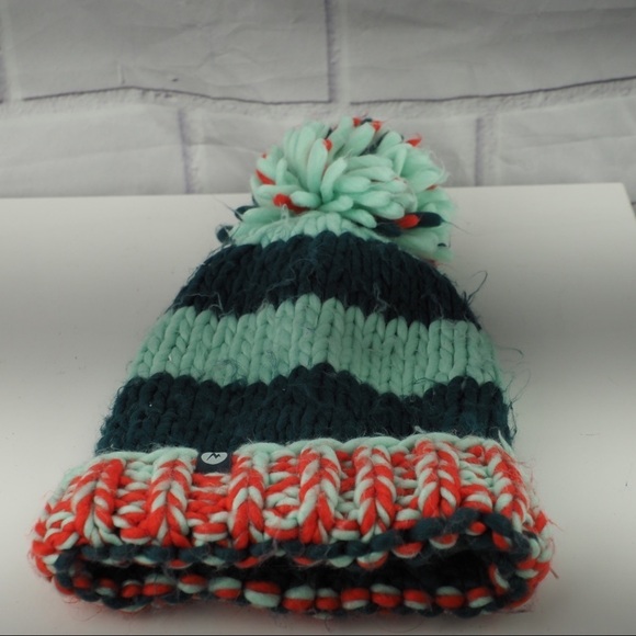 M brand crochet lined striped beanie with Pom Pom - Picture 7 of 10
